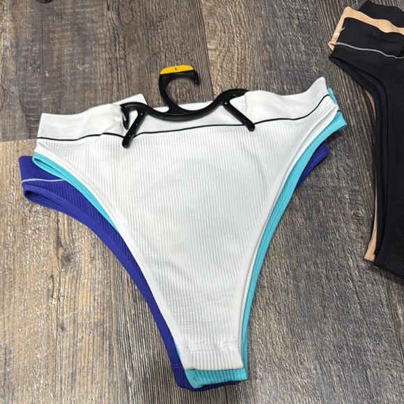 Hanes Black and Tan 6 Pack Briefs - Picture 5 of 11